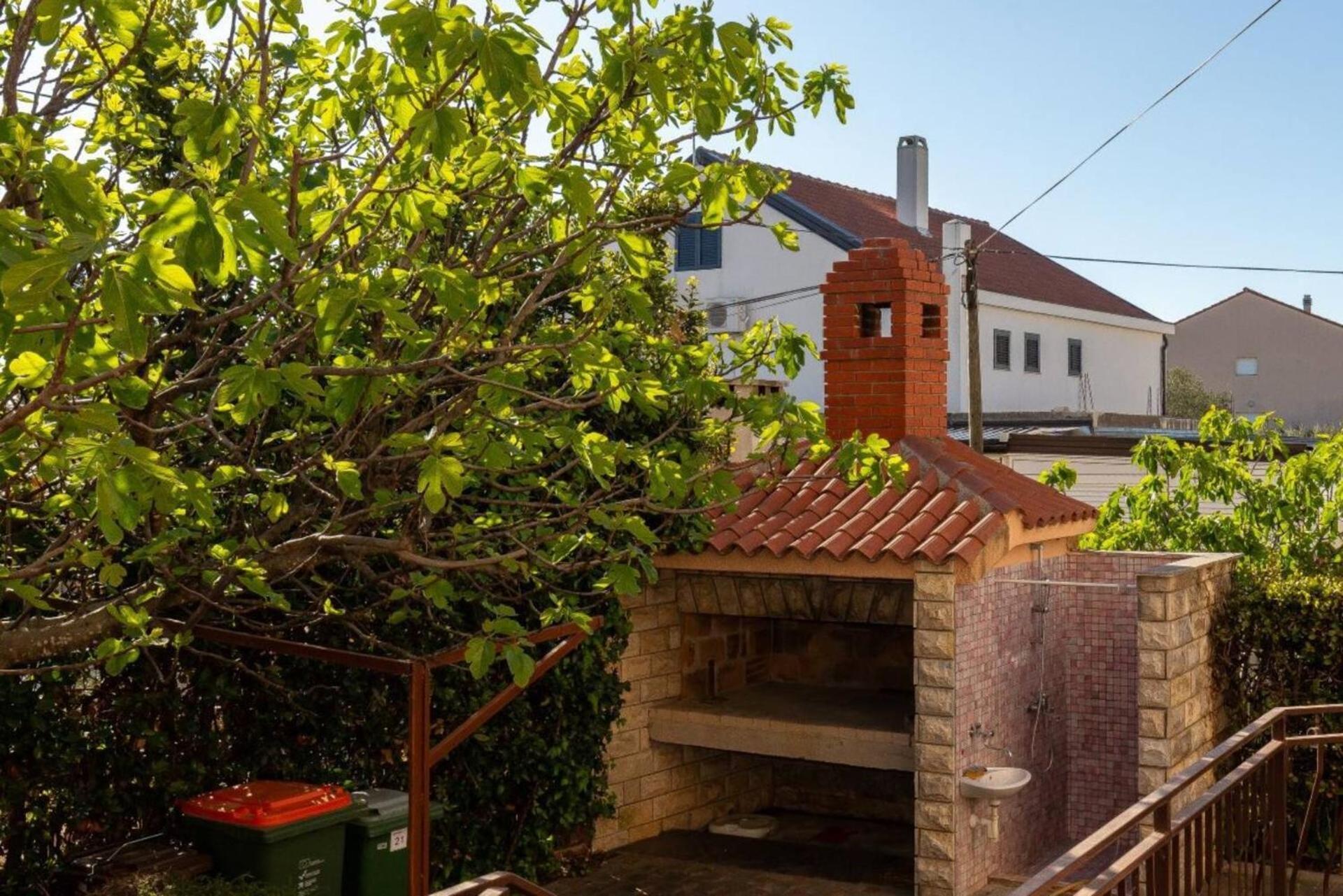 Three Bedroom Apartment In Biograd Biograd na Moru Kültér fotó