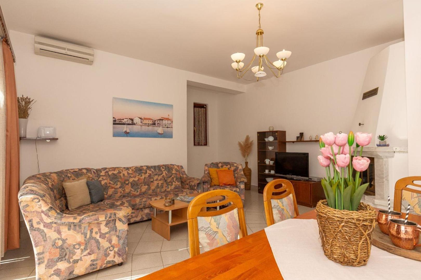 Three Bedroom Apartment In Biograd Biograd na Moru Kültér fotó